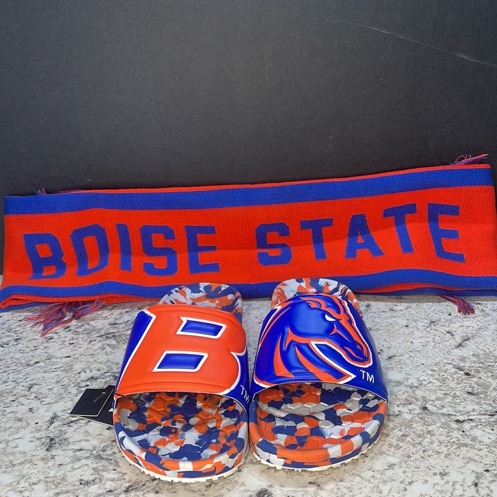 Hype Co. Boise State slides. NWT. Men’s size 9. Women’s size 11. W/ Nike Scarf.